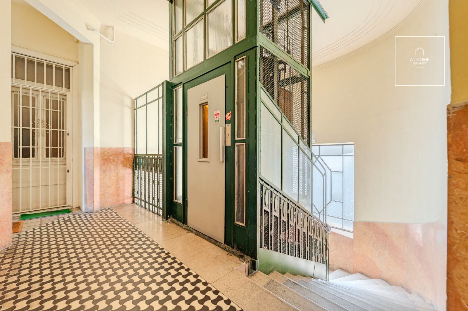 Exclusive Apartment with Panoramic Terrace for Rent in the Heart of Budapest\'s 5th District