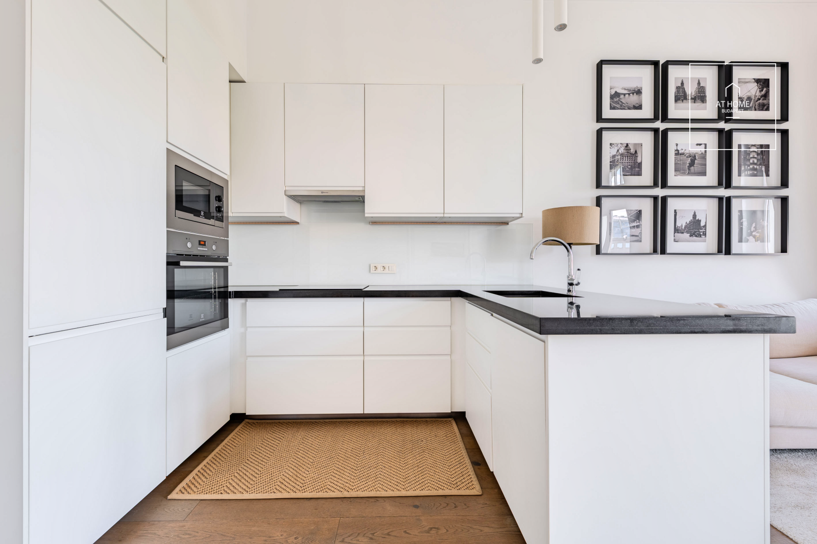 Exclusive Apartment with Panoramic Terrace for Rent in the Heart of Budapest\'s 5th District