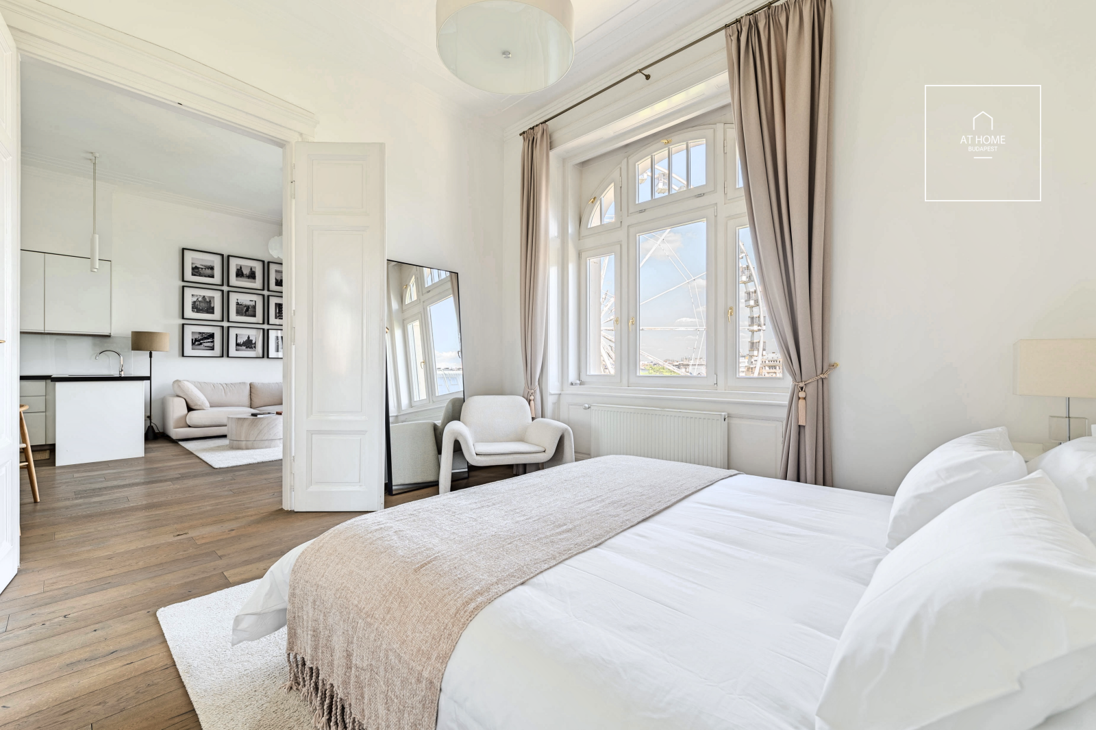 Exclusive Apartment with Panoramic Terrace for Rent in the Heart of Budapest\'s 5th District