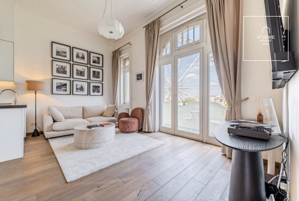 Exclusive Apartment with Panoramic Terrace for Rent in the Heart of Budapest\'s 5th District