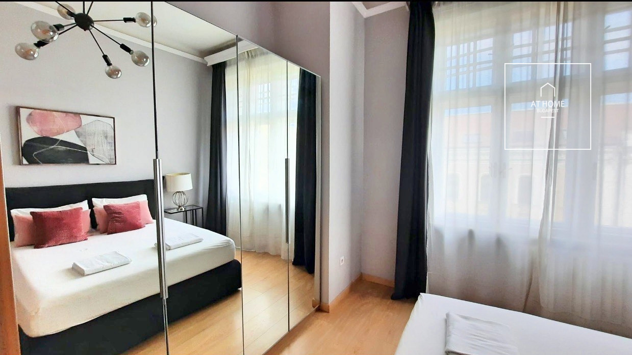 Refurbished 1-bedroom apartment for rent close to the Parliament