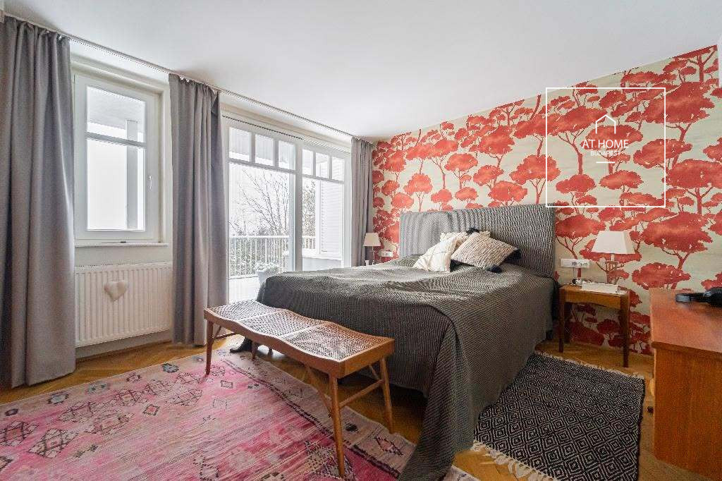 Panoramic Family Villa with Private Garden in Szemlőhegy
