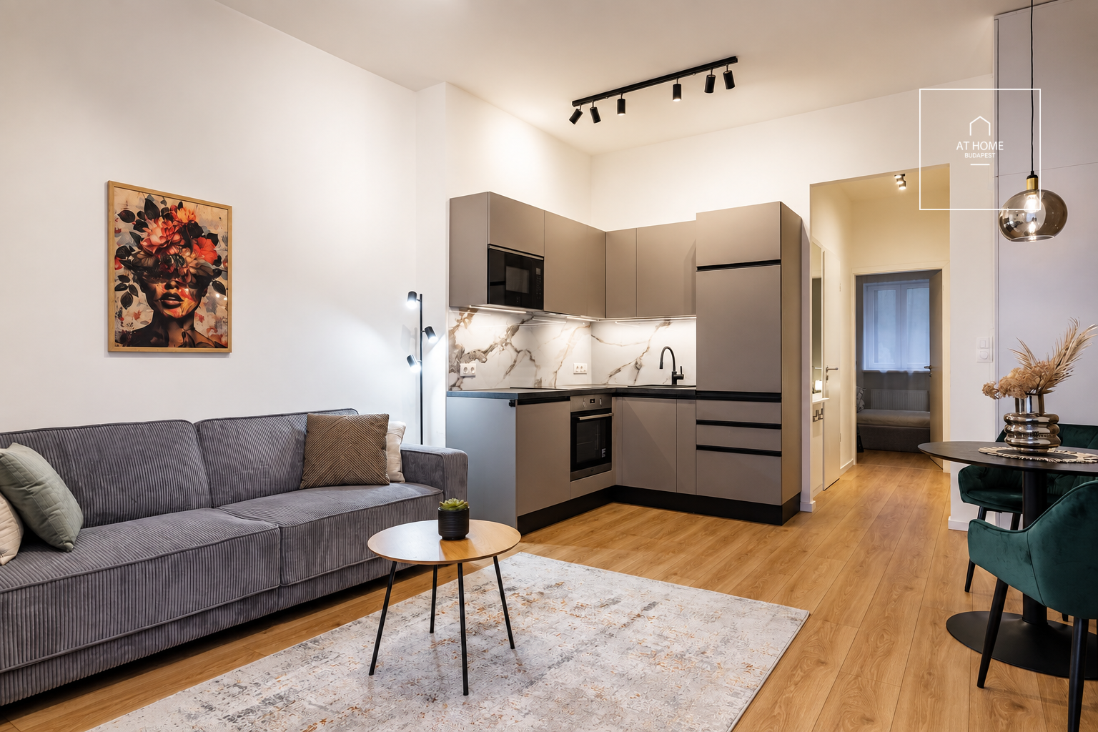 Luxury Apartment for Rent in the Heart of Budapest\'s 2nd District