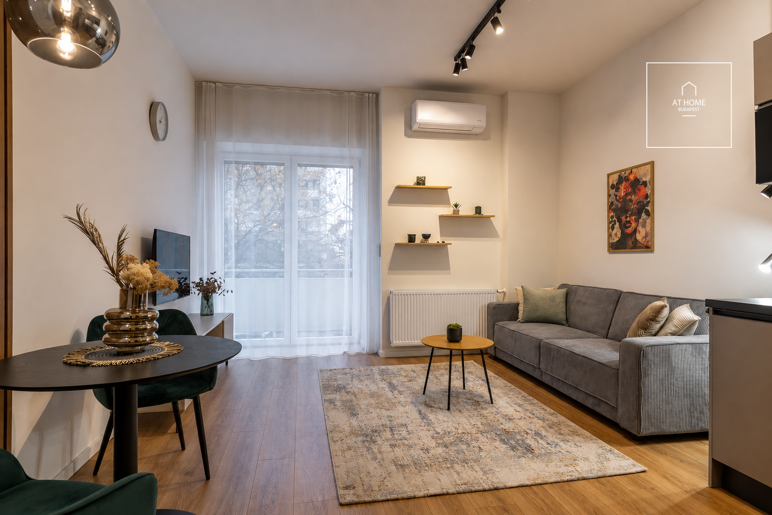 Luxury Apartment for Rent in the Heart of Budapest\'s 2nd District