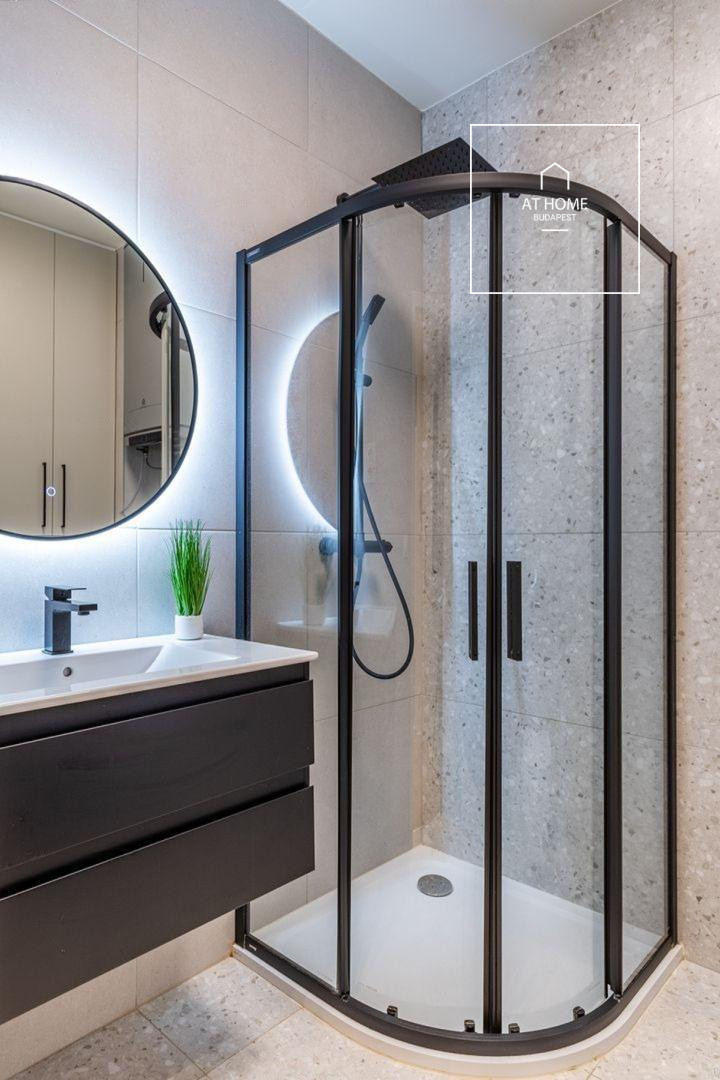 Luxury Apartment for Rent in the Heart of Budapest\'s 2nd District
