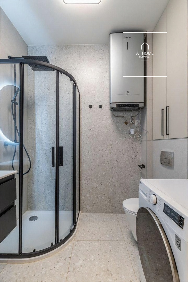 Luxury Apartment for Rent in the Heart of Budapest\'s 2nd District