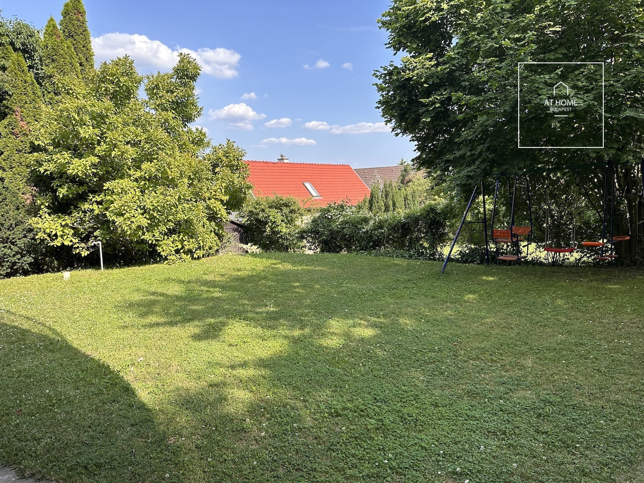 Two-storey 260 sqm, 3-bedroom family house in District II/A, Máriaremete
