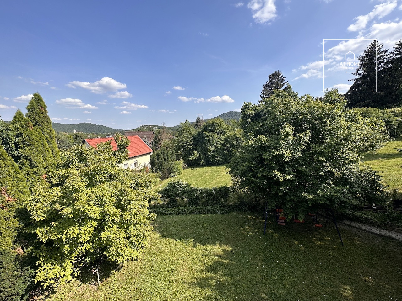 Two-storey 260 sqm, 3-bedroom family house in District II/A, Máriaremete