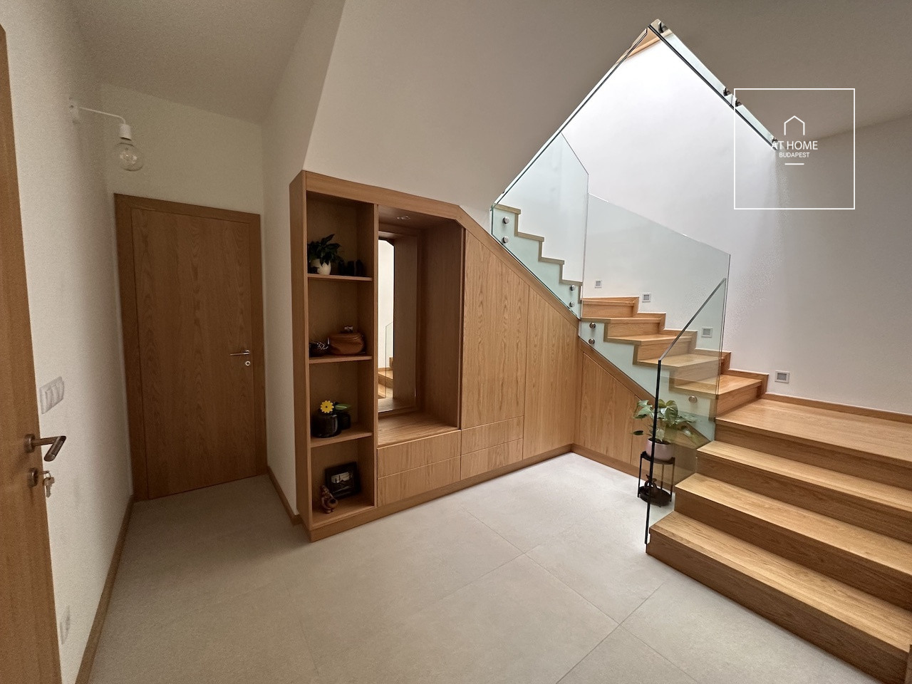 Two-storey 260 sqm, 3-bedroom family house in District II/A, Máriaremete