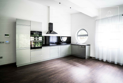 Two-bedroom premium apartment for rent in a green area of District XII, Zugliget, Budapest