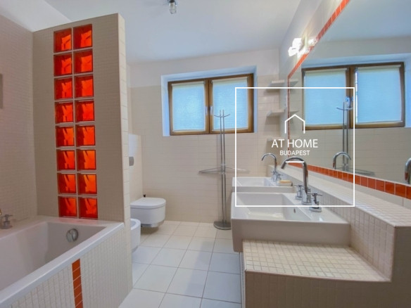 Renovated Three-Storey Family House with a 600 sqm Garden and Four-Car Garage in District III