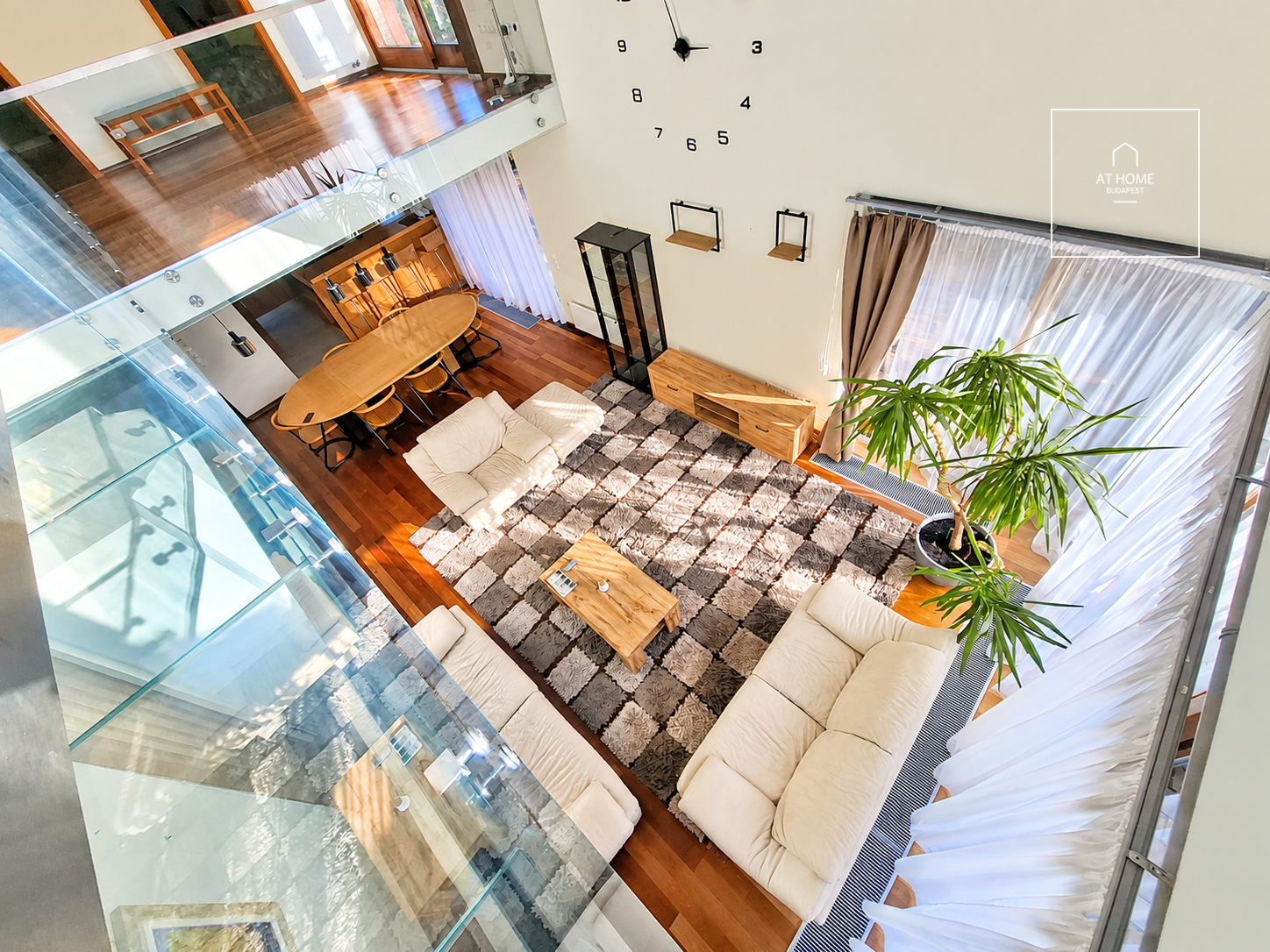 Renovated Three-Storey Family House with a 600 sqm Garden and Four-Car Garage in District III
