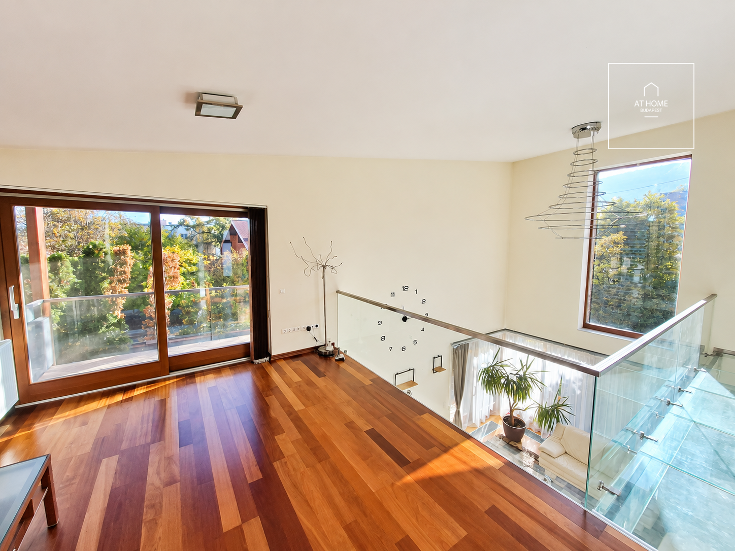 Renovated Three-Storey Family House with a 600 sqm Garden and Four-Car Garage in District III
