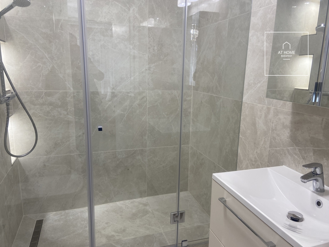 Új építésű 4 hálószobás lakóparki lakás XII. kerület, Orbánhegy
