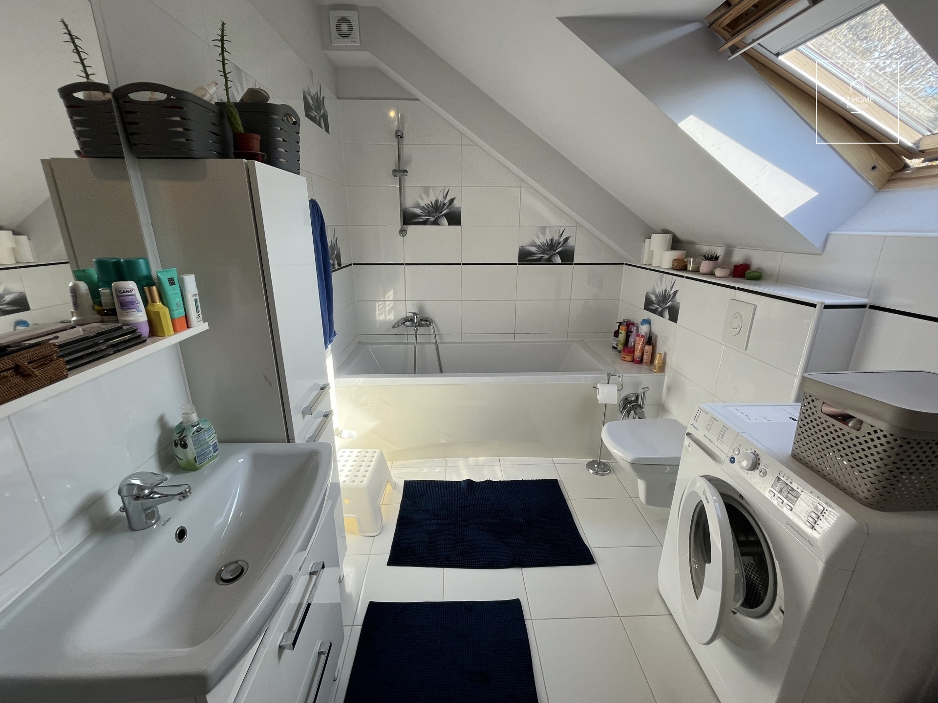 Family House for Sale in Remeteszőlős, on the Immediate Border of Budapest – Ideal for Multi-Generational Living or Investment