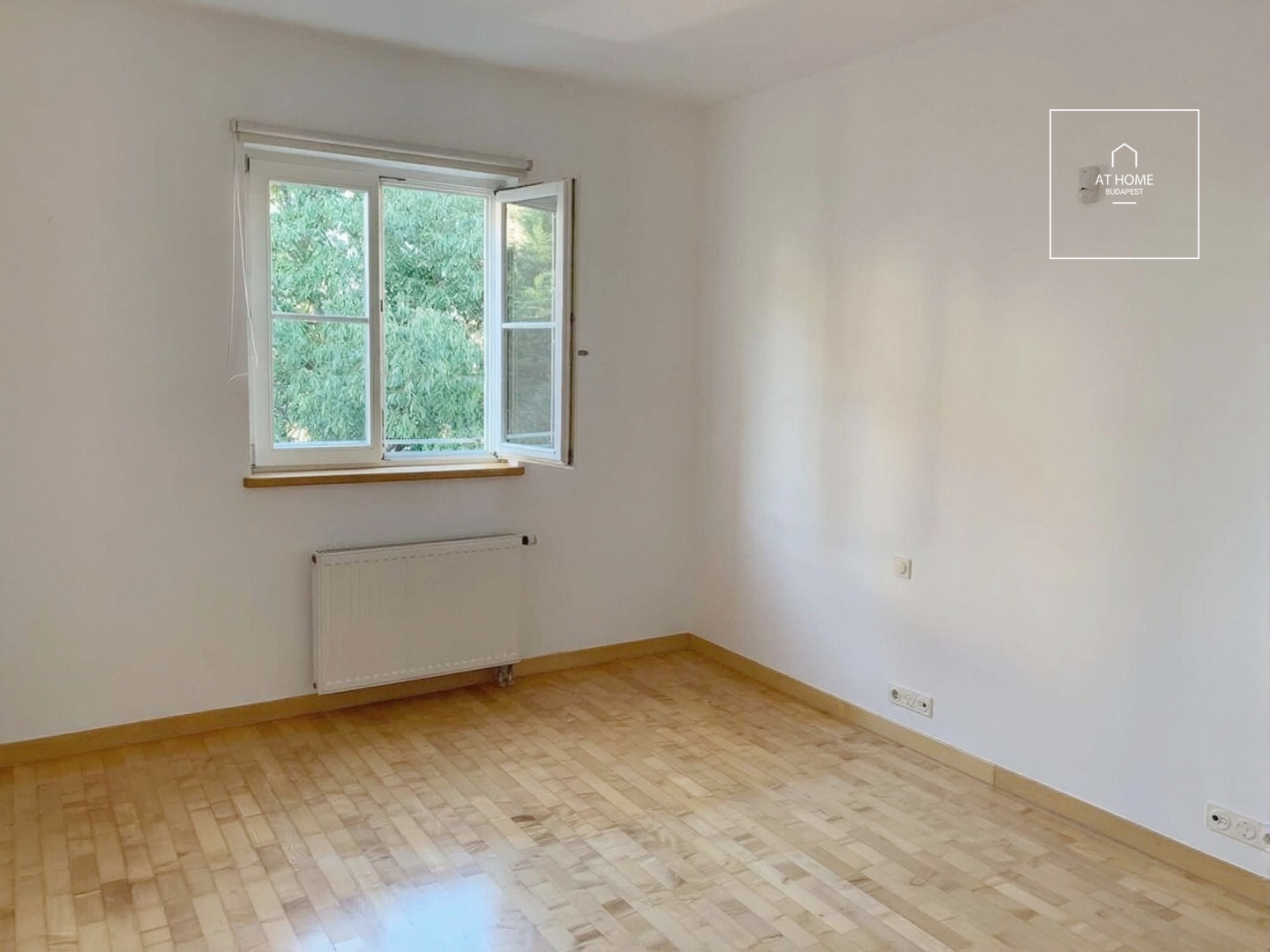 Felújított, két hálószobás lakás kiadó, I. kerület,  Víziváros