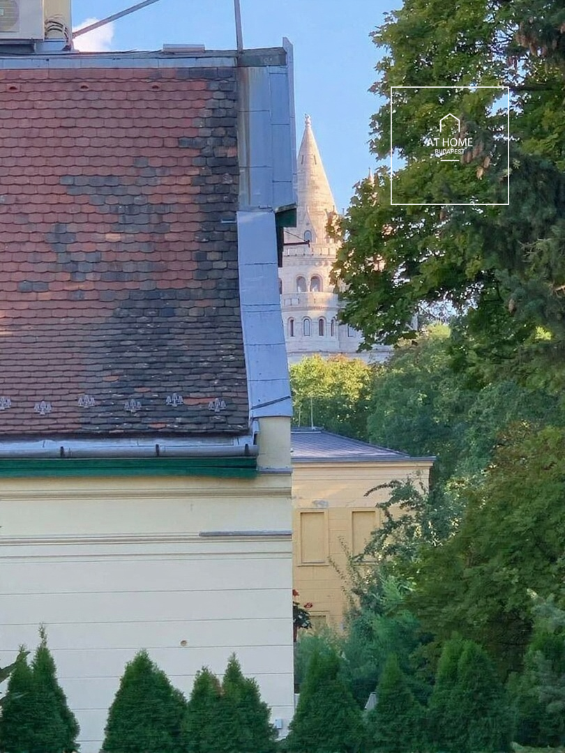 Felújított, két hálószobás lakás kiadó, I. kerület,  Víziváros