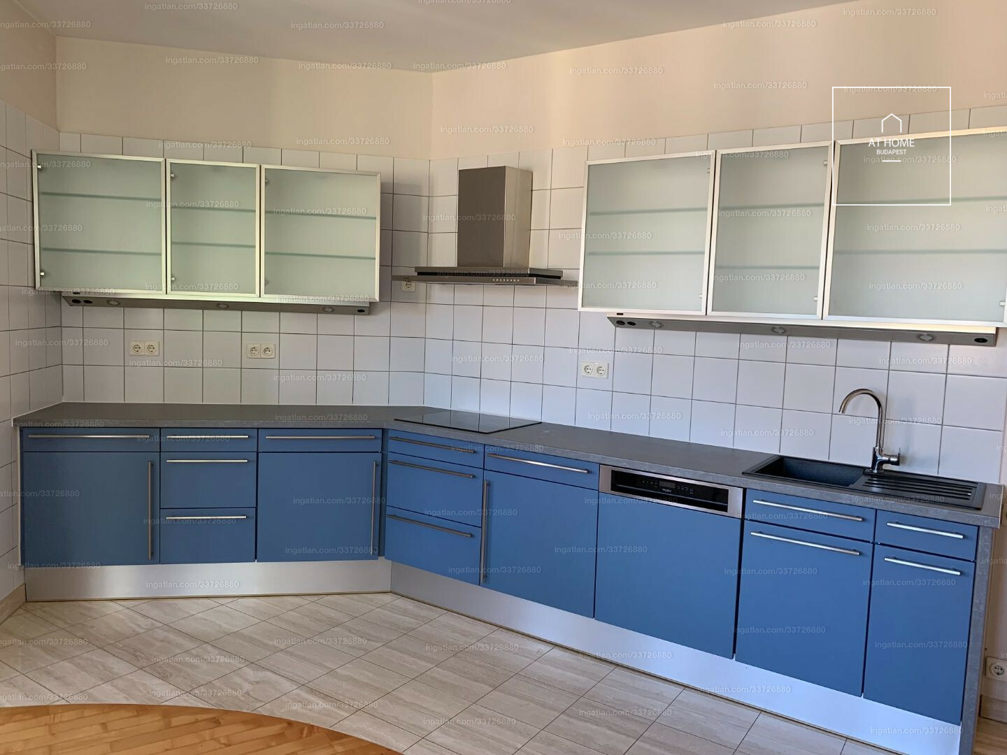 Renovated 2-bedroom apartment for rent in 1st district, Víziváros