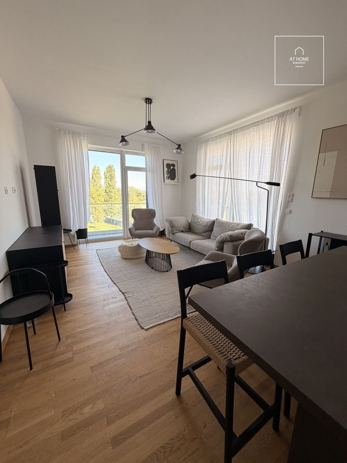 PREMIUM, FULLY FURNISHED APARTMENT WITH LARGE TERRACE AT BUDAPART