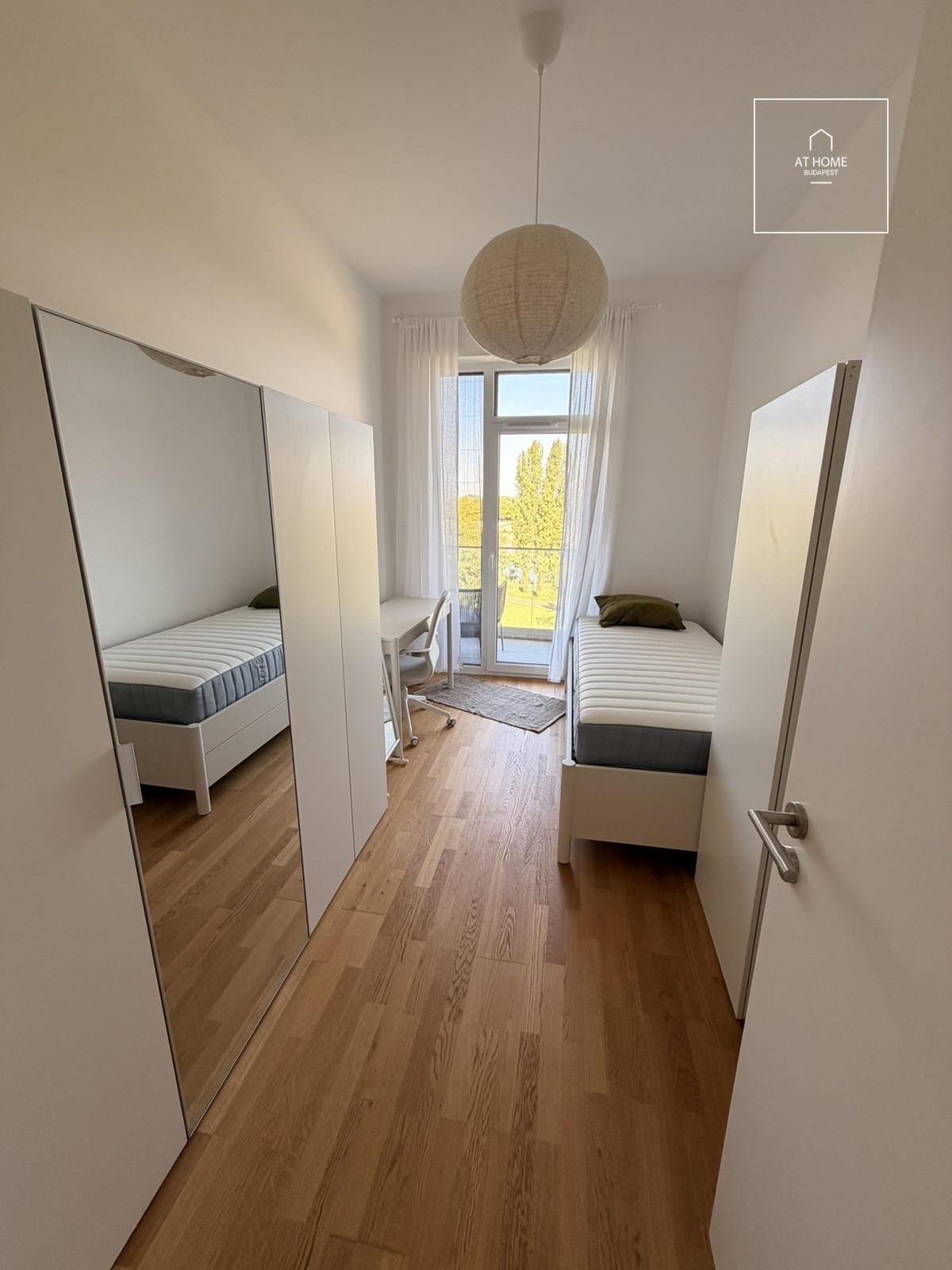 PREMIUM, FULLY FURNISHED APARTMENT WITH LARGE TERRACE AT BUDAPART