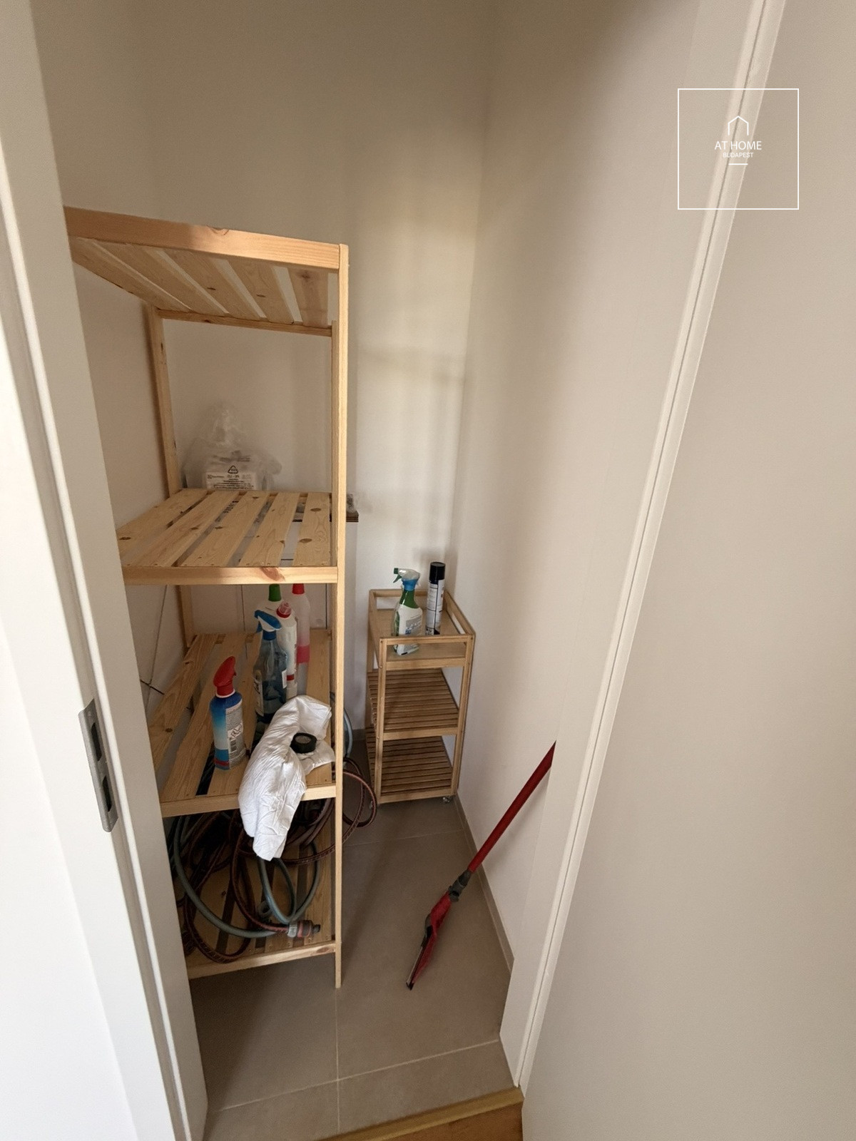 PREMIUM, FULLY FURNISHED APARTMENT WITH LARGE TERRACE AT BUDAPART