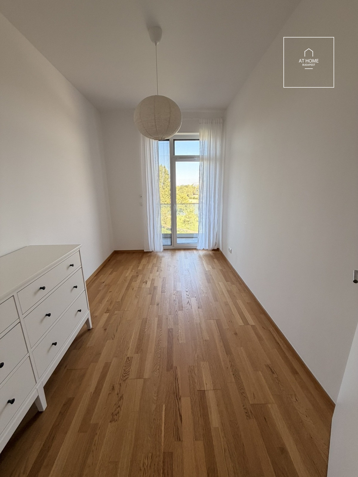 PREMIUM, FULLY FURNISHED APARTMENT WITH LARGE TERRACE AT BUDAPART