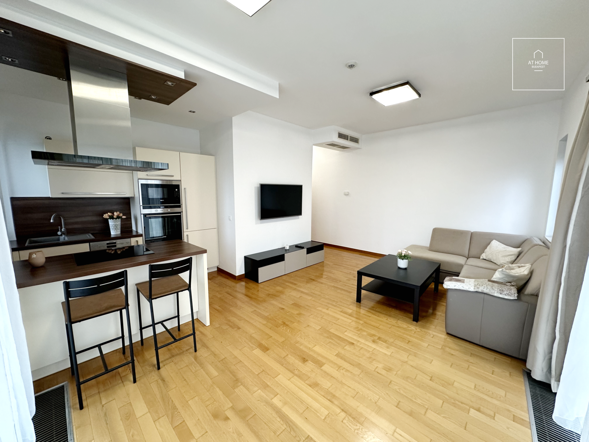 Two-bedroom apartment with panoramic view for rent located in District XIII, Marina part, Budapest
