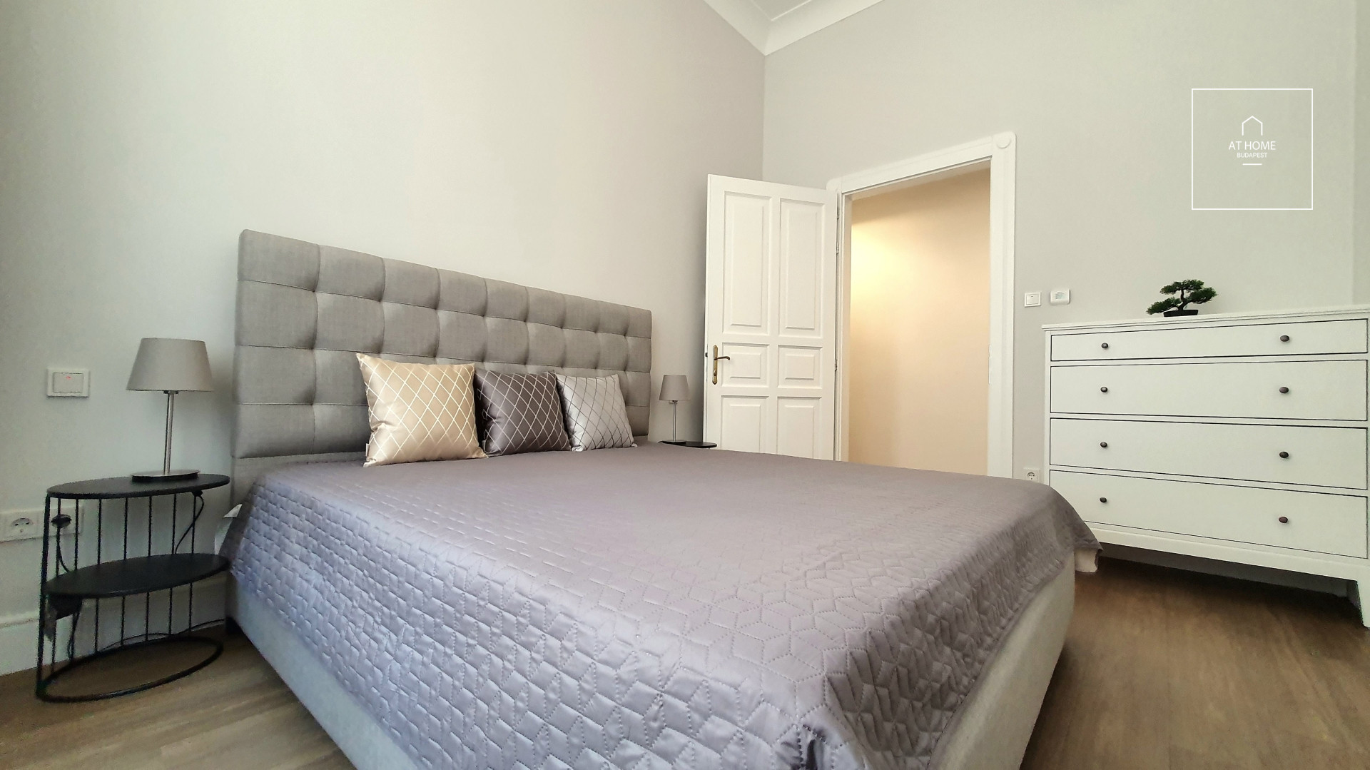 Refurbished apartment for rent Budapest V. district Lipótváros