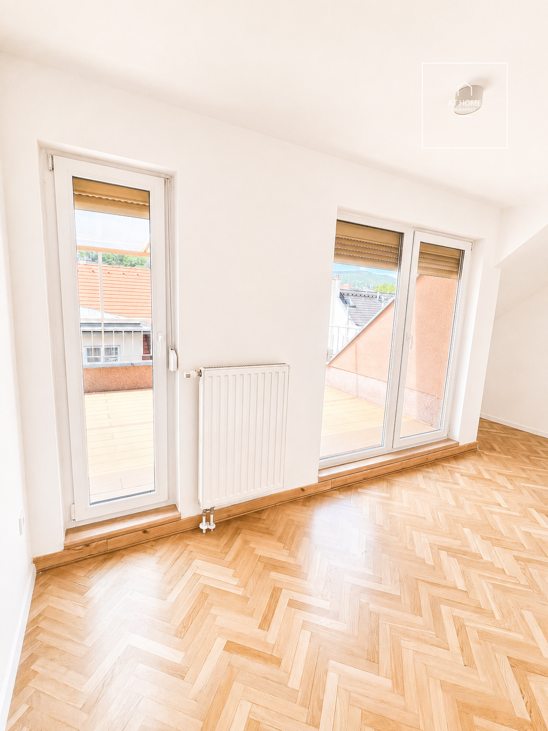 Frissen felújított, körpanorámás duplex lakás kiadó a III. kerületben