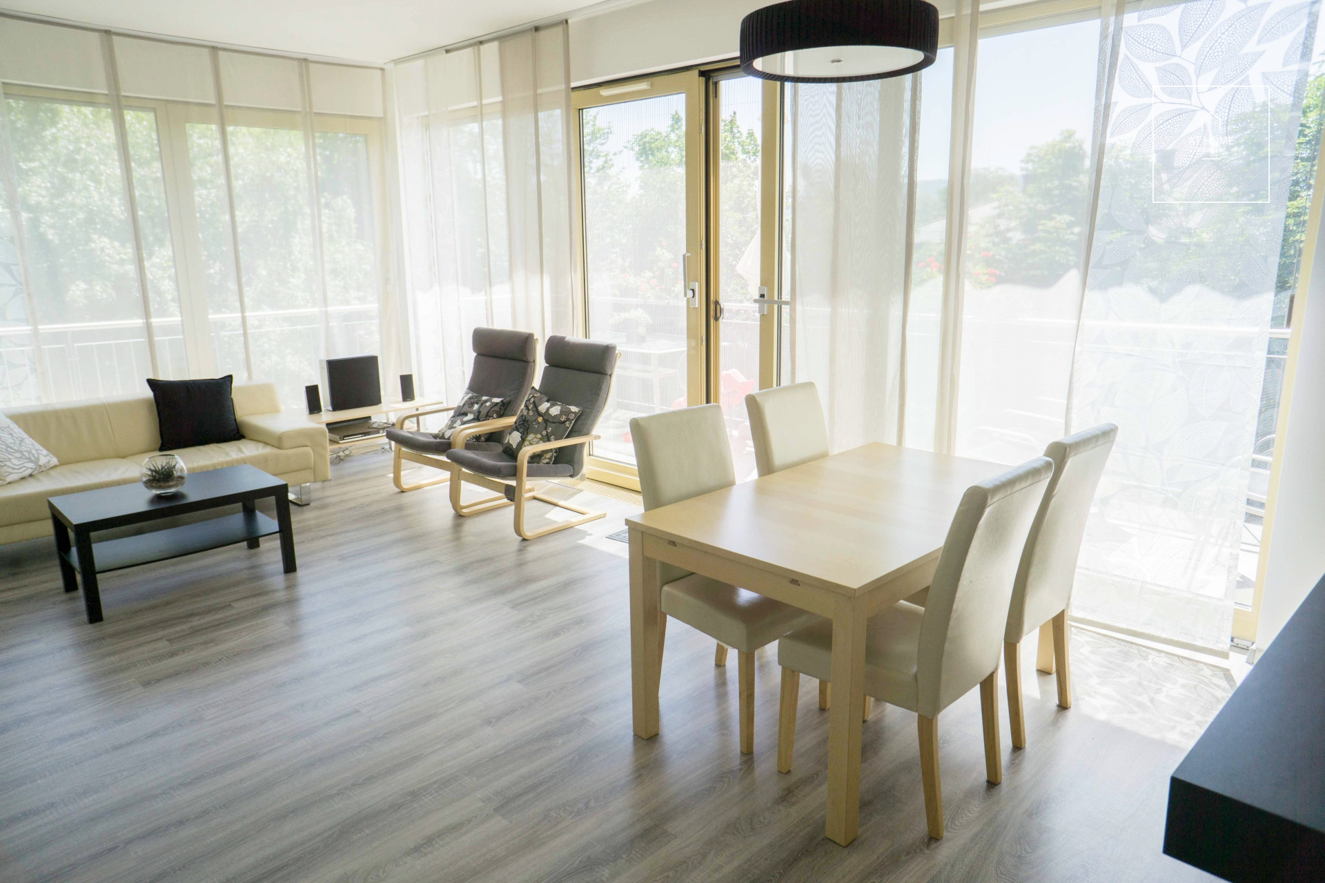 Sunny, 3-bedroom apartment for rent in 2nd district, Szemlőhegy