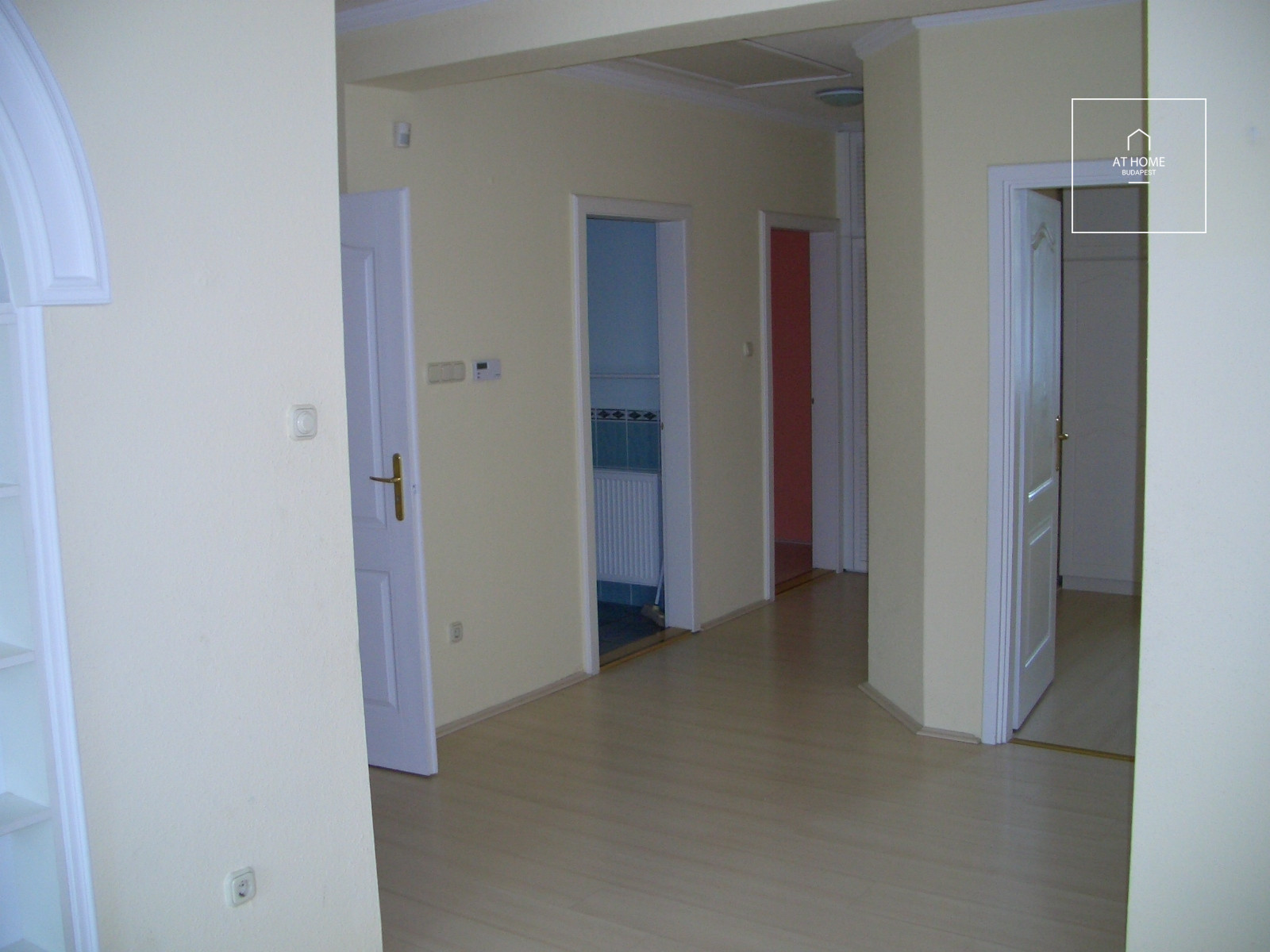 Refurbished detached house for rent  II/A. district, Adyliget