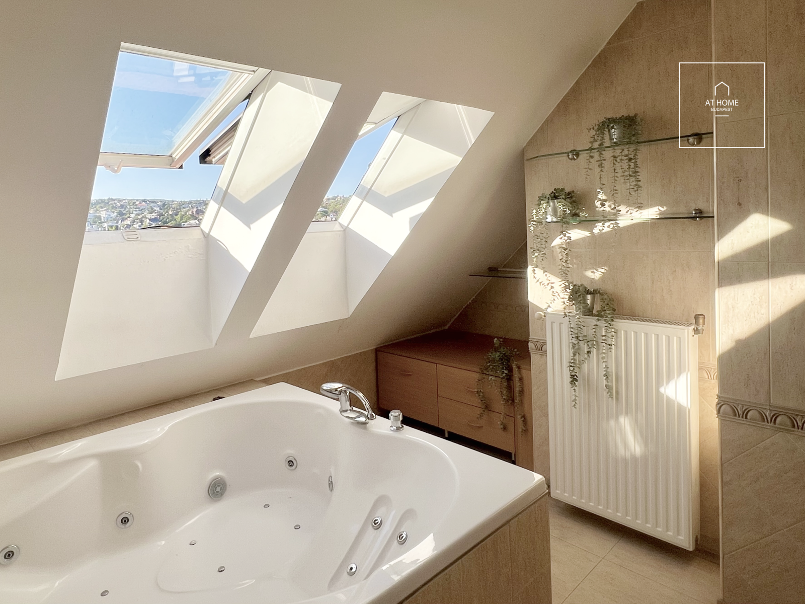 PANORAMIC DUPLEX CORNER APARTMENT WITH AN ICONIC DOME