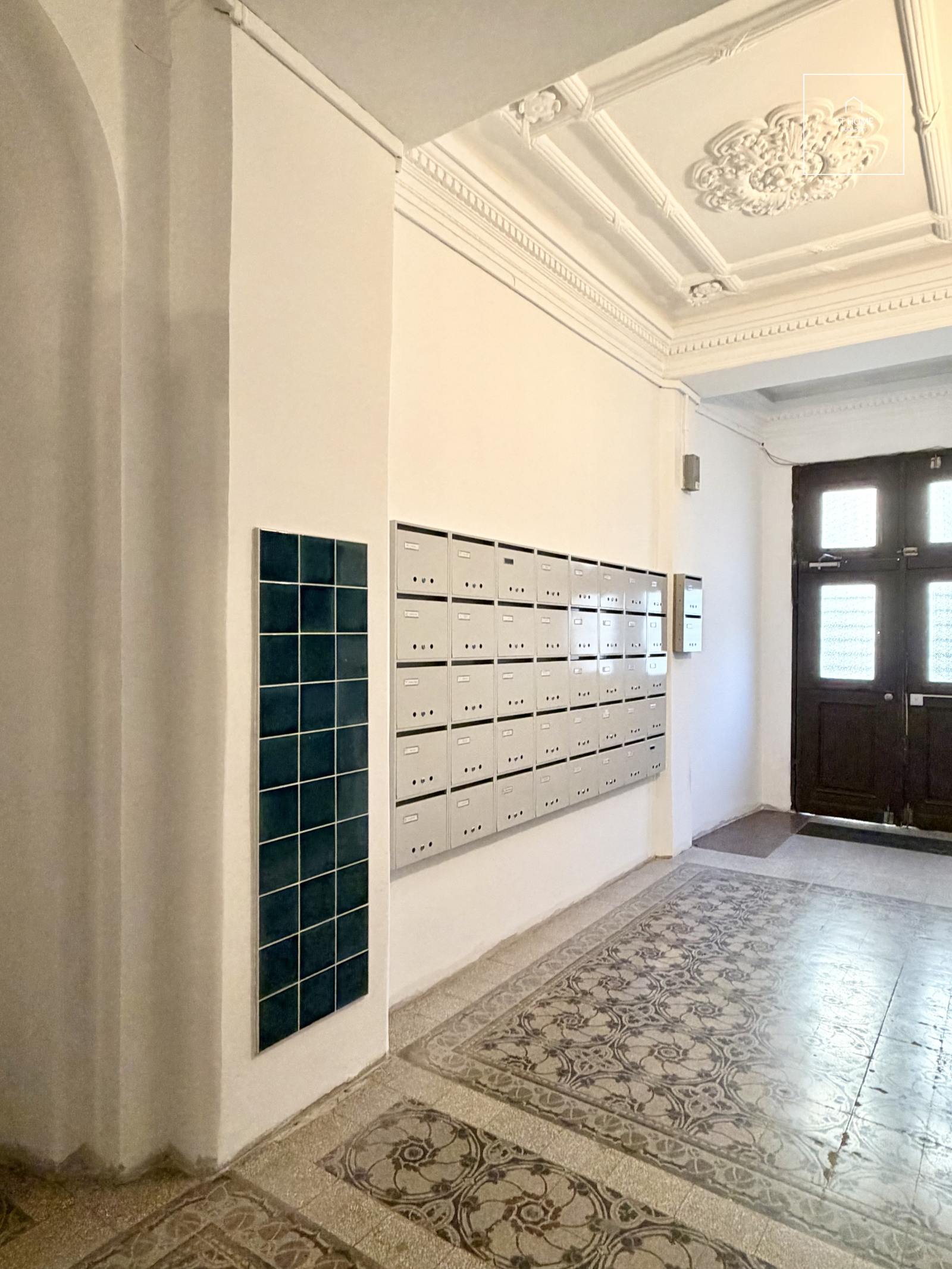 PANORAMIC DUPLEX CORNER APARTMENT WITH AN ICONIC DOME