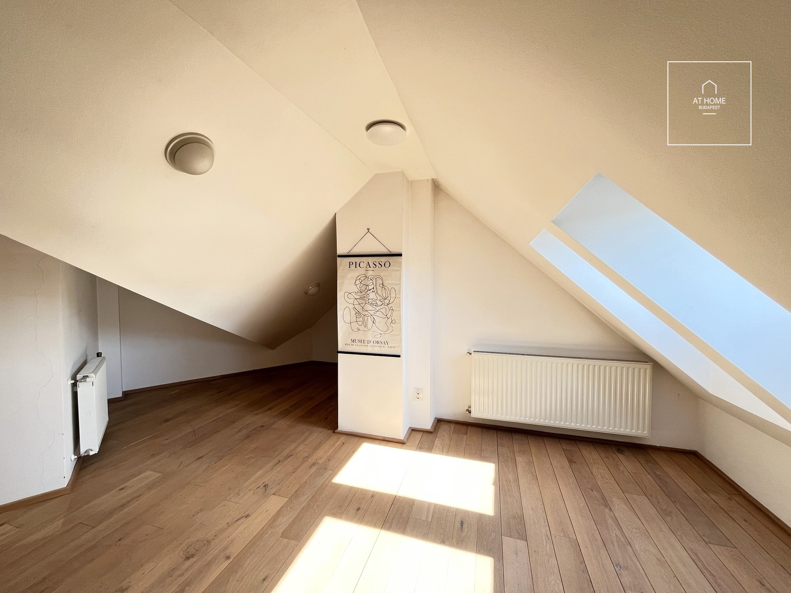 PANORÁMÁS DUPLEX SAROKLAKÁS IKONIKUS KUPOLÁVAL