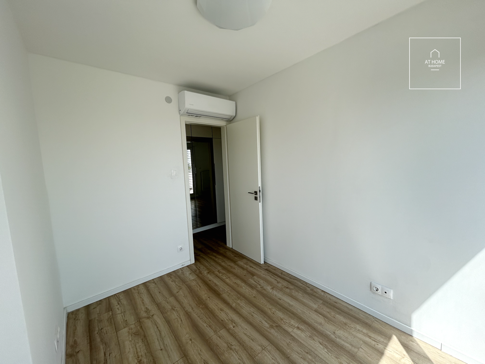 Három hálószobás prémium lakás kiadó Budapest XI. kerület, Sasad