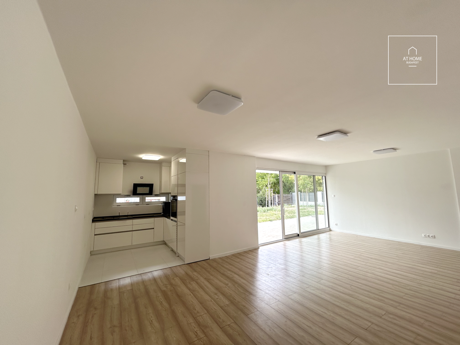 Premium three-bedroom apartment for rent in Budapest, District XI, Sasad