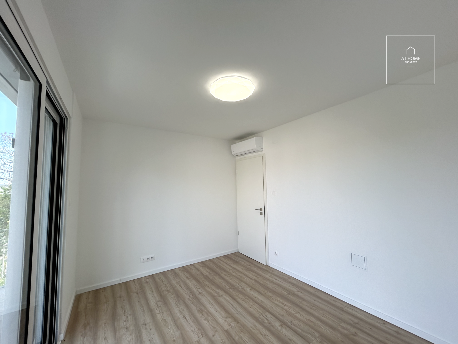 Három hálószobás prémium penthouse lakás kiadó Budapest XI. kerület, Sasad