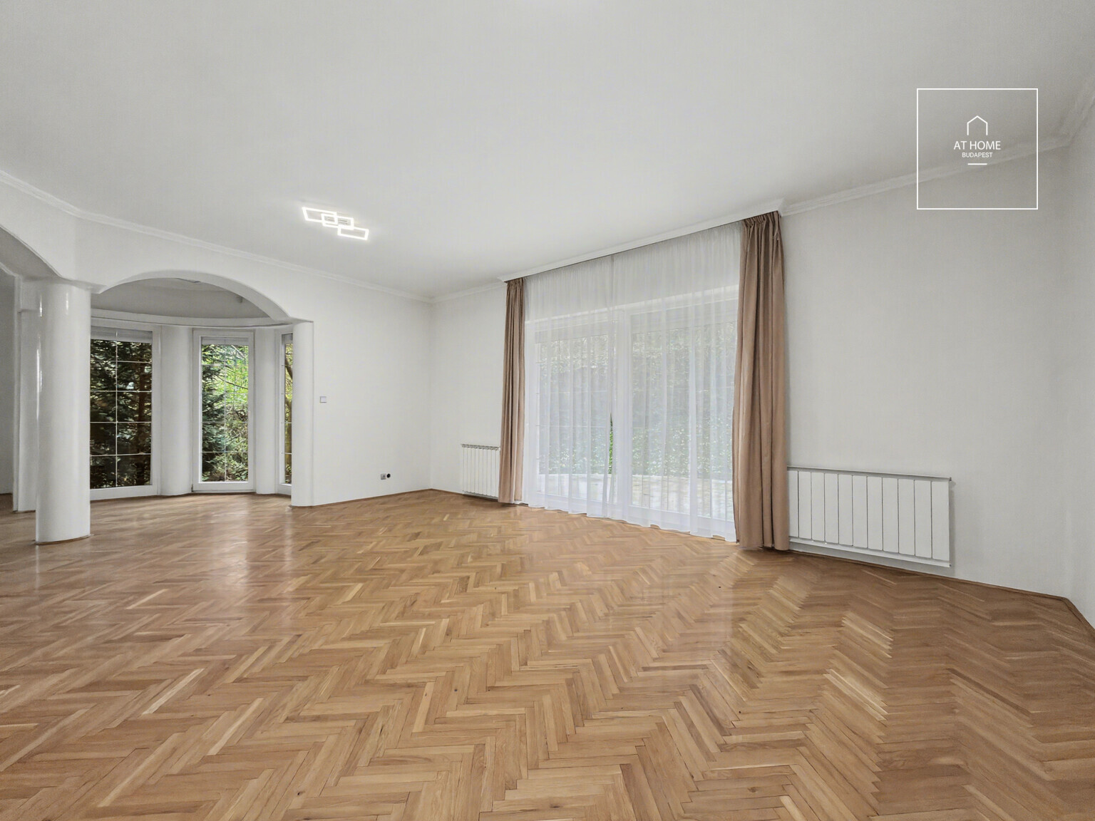 EXCEPTIONAL KÚTVÖLGY VILLA – TWO INDEPENDENT RESIDENCES WITHIN A PRESTIGIOUS BUDA PROPERTY