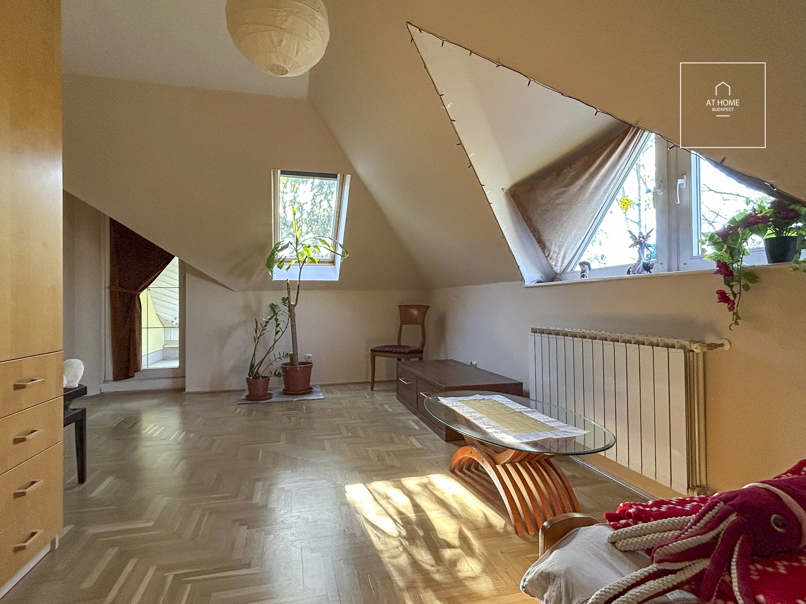 EXCEPTIONAL KÚTVÖLGY VILLA – TWO INDEPENDENT RESIDENCES WITHIN A PRESTIGIOUS BUDA PROPERTY