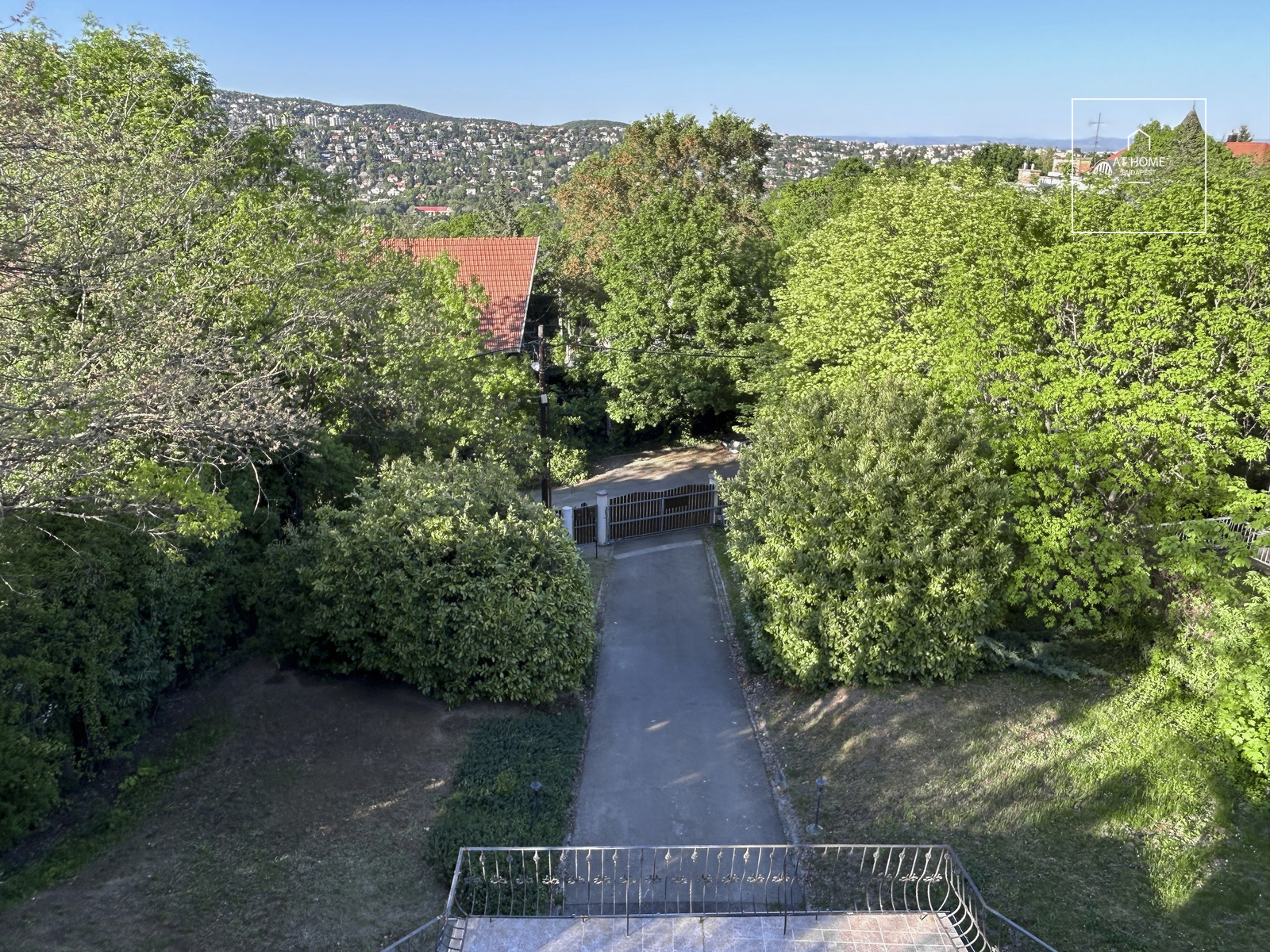 EXCEPTIONAL KÚTVÖLGY VILLA – TWO INDEPENDENT RESIDENCES WITHIN A PRESTIGIOUS BUDA PROPERTY
