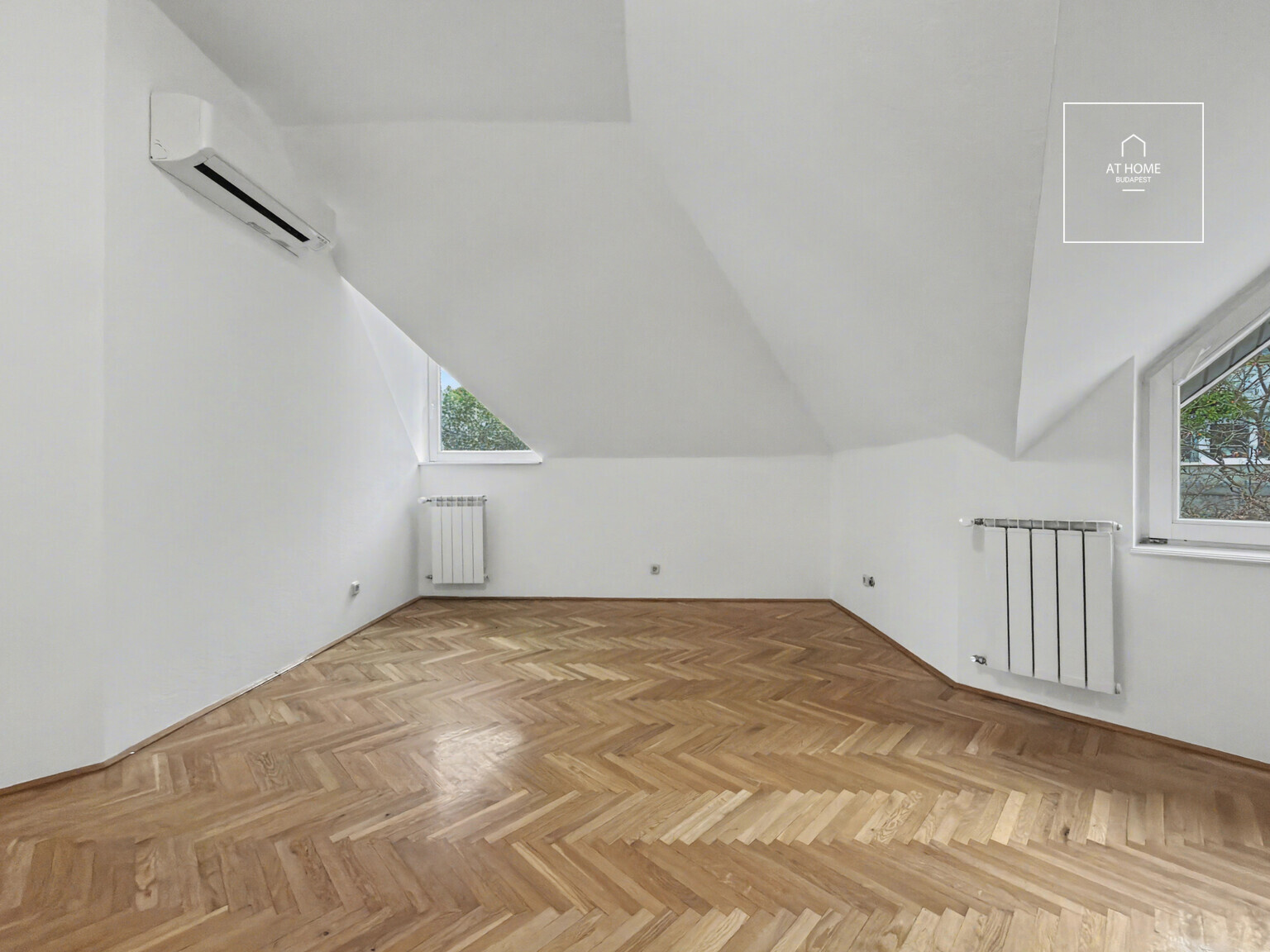 EXCEPTIONAL KÚTVÖLGY VILLA – TWO INDEPENDENT RESIDENCES WITHIN A PRESTIGIOUS BUDA PROPERTY