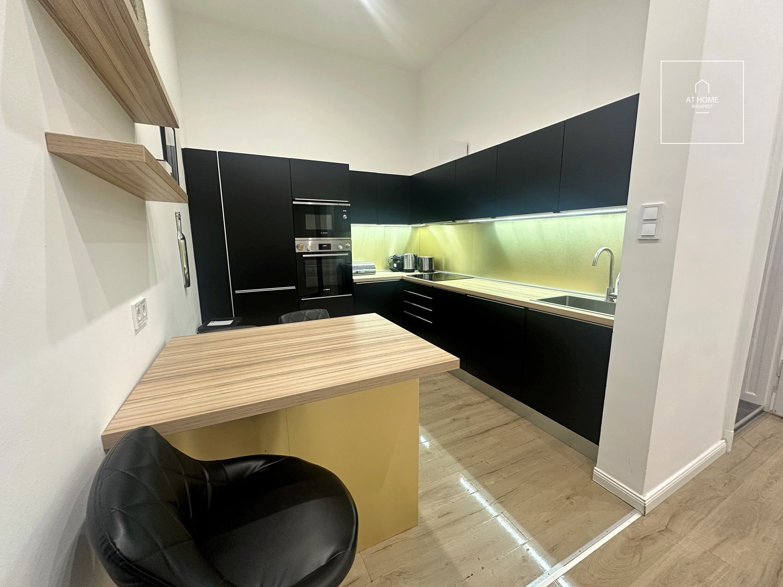 Refurbished classical apartment for rent in District VII, Erzsébetváros, Budapest