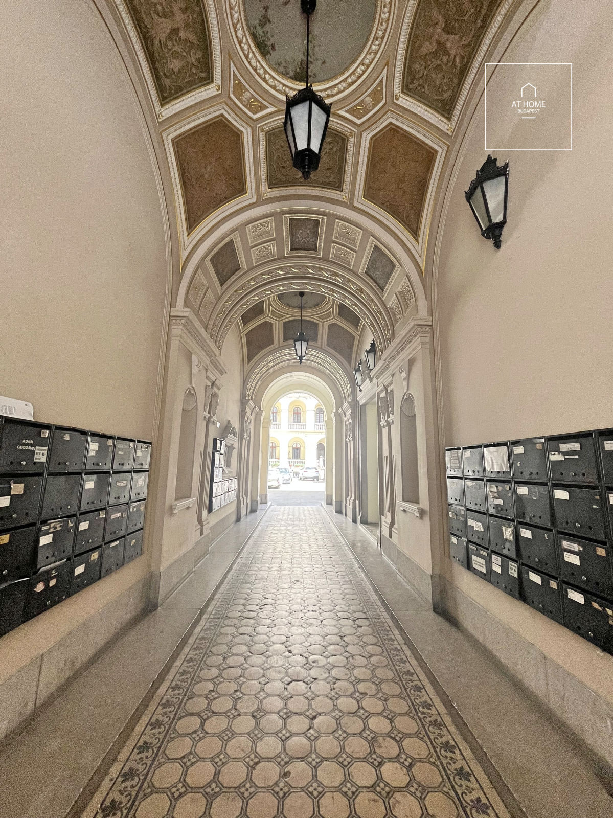 Elegáns lakás  Budapest VI. kerületében az Operánál