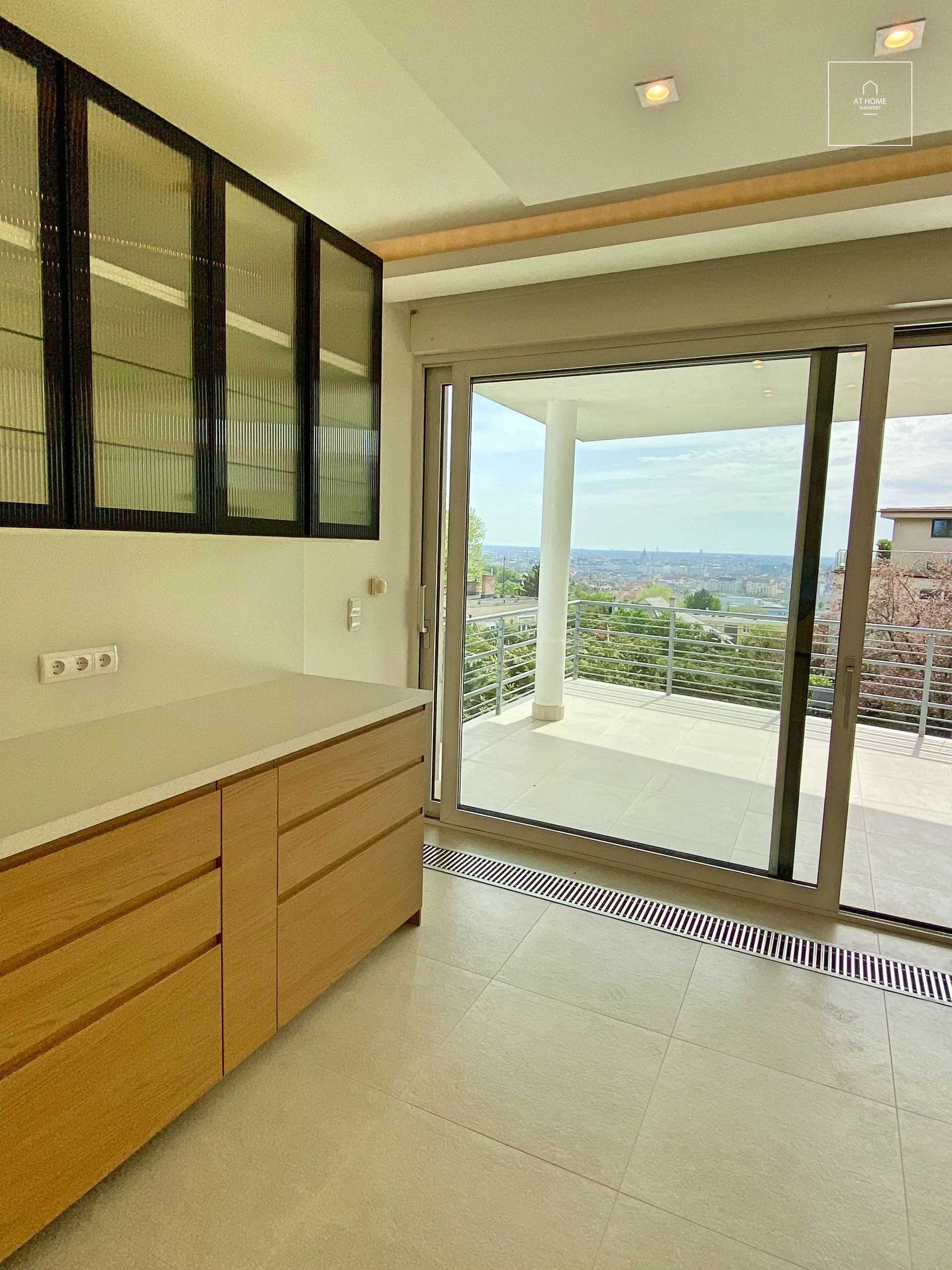 Freshly renovated 120m² apartment in the 2nd district, Törökvész
