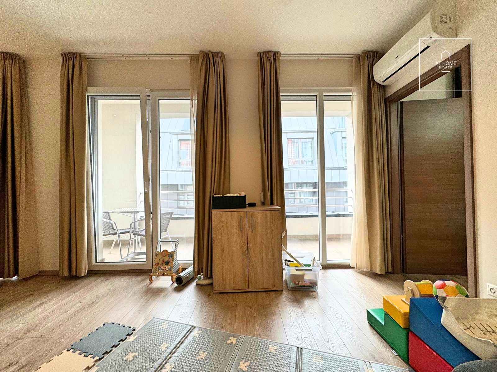 Exclusive apartment for rent Budapest VI. district, Terézváros