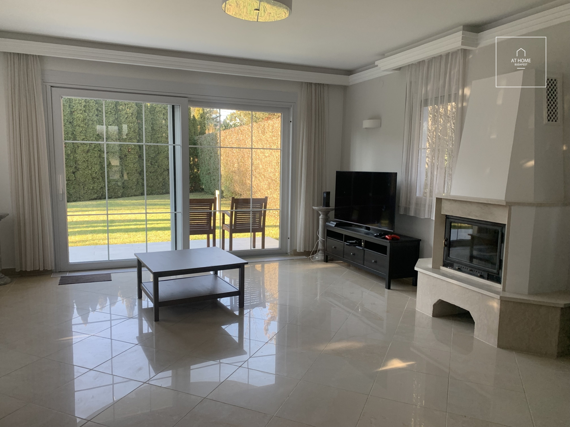 Elegant detached house for rent  II/A. district, Máriaremete