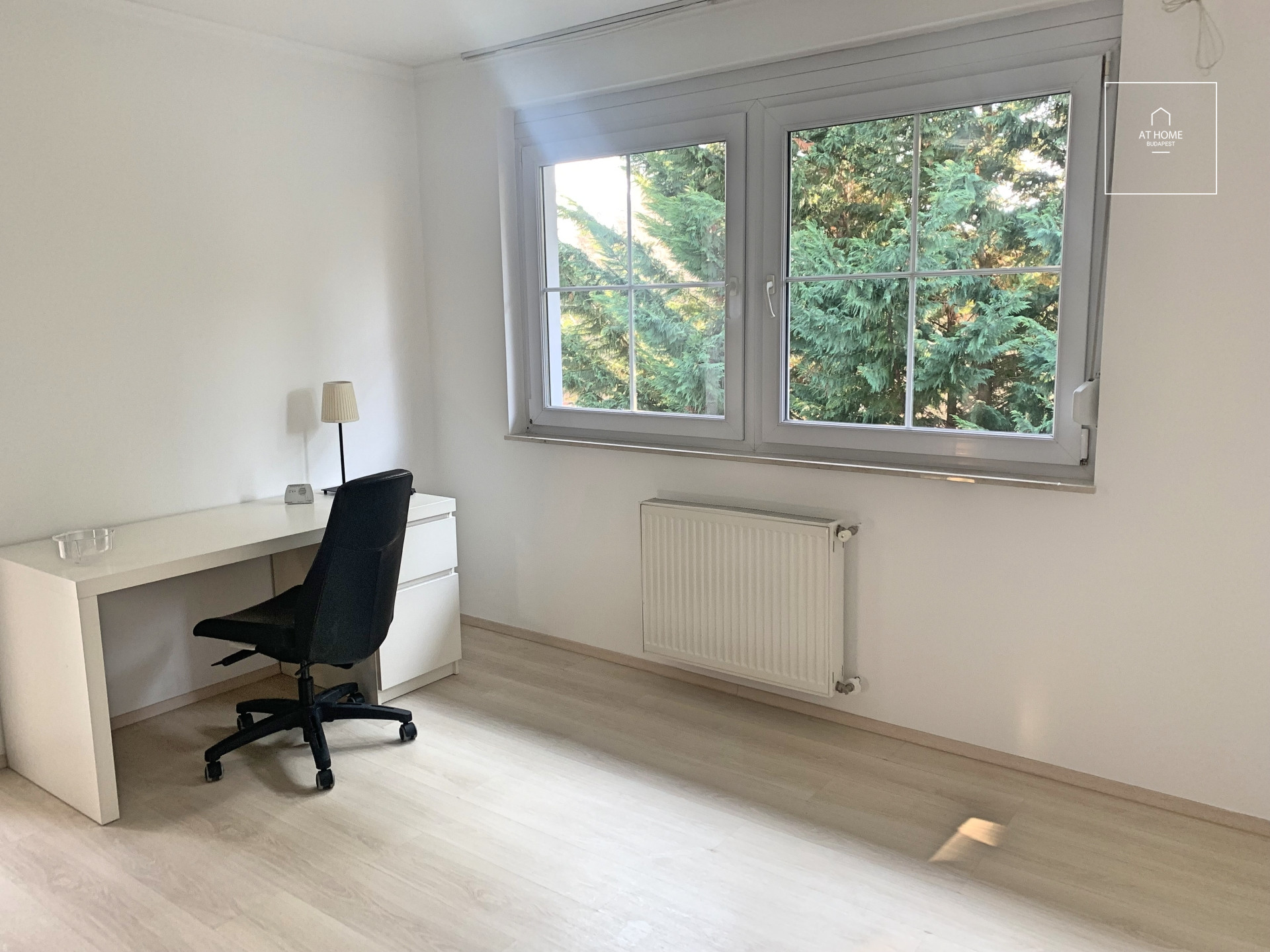 Elegáns Önálló családi ház kiadó  II/A. kerület, Máriaremete