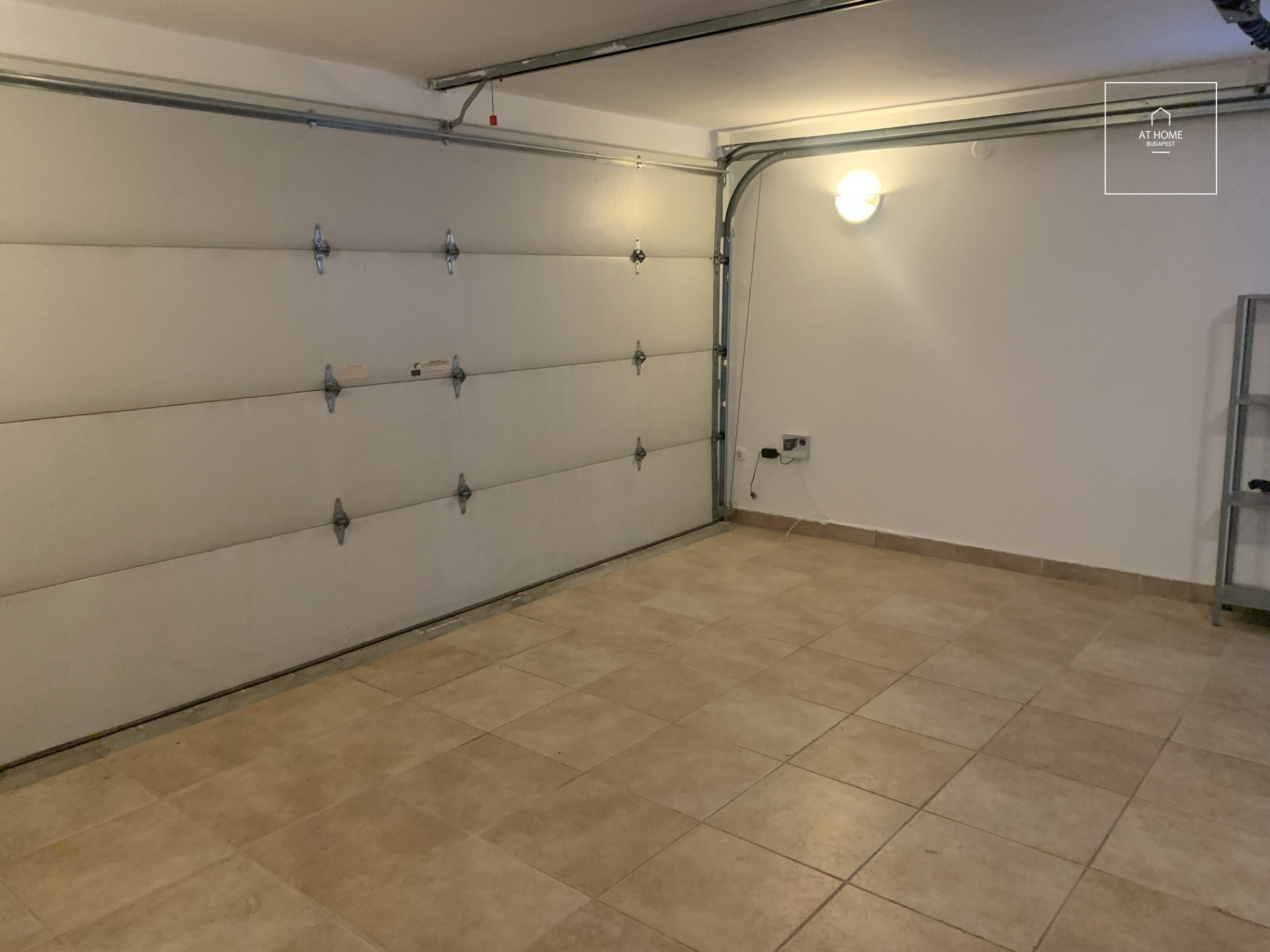 Elegáns Önálló családi ház kiadó  II/A. kerület, Máriaremete