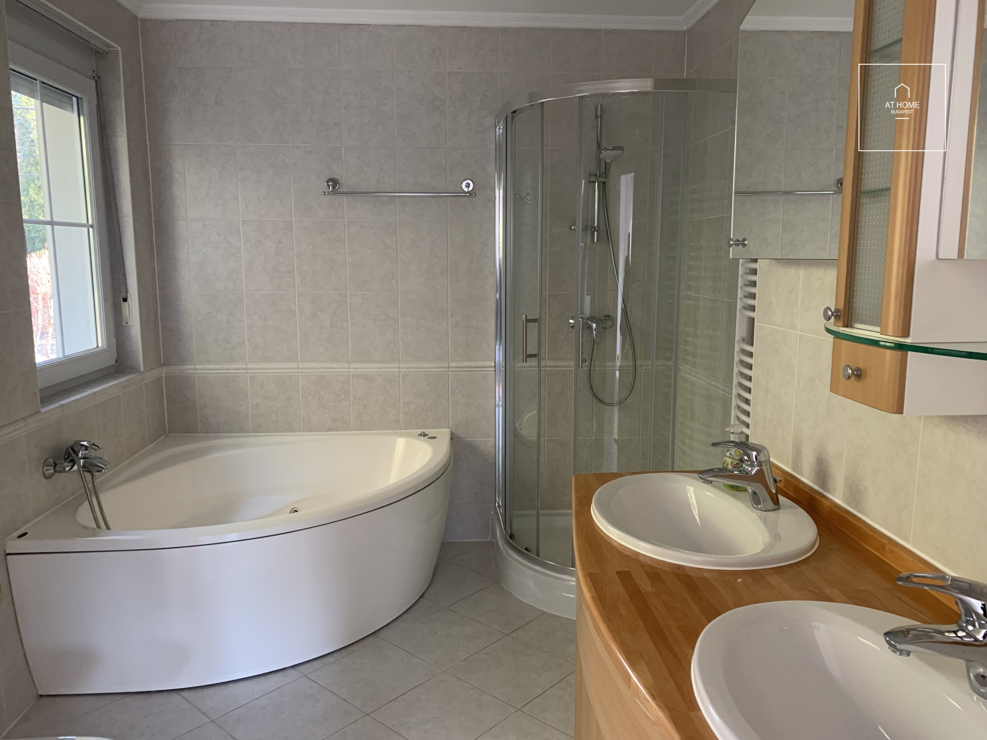 Elegant detached house for rent  II/A. district, Máriaremete