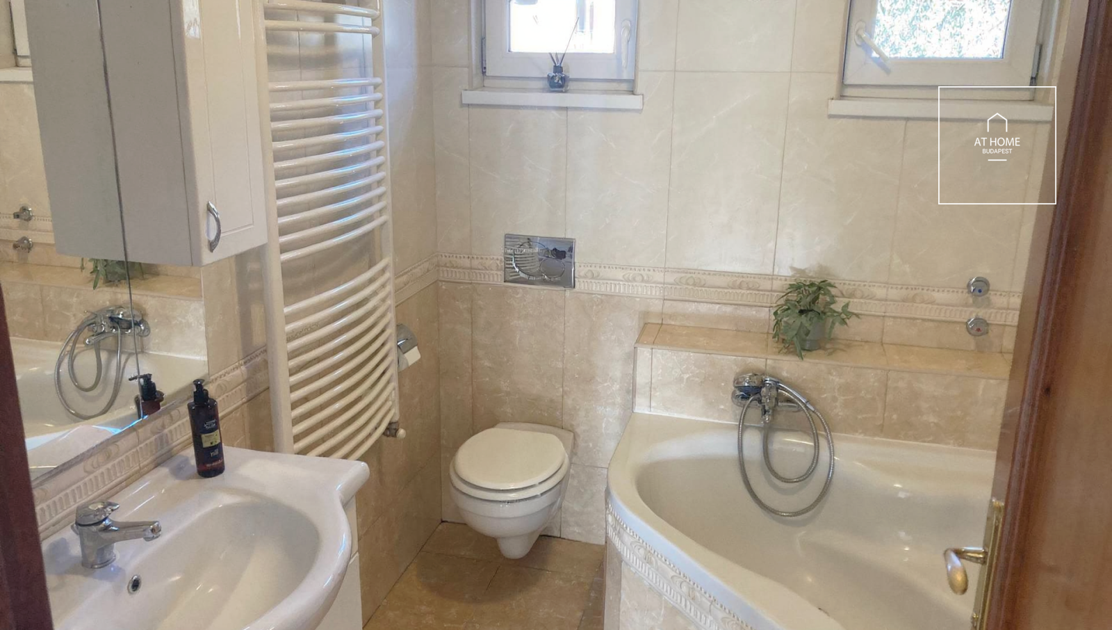 Elegant semi-detached house for rent  II/A. district, Pesthidegkút